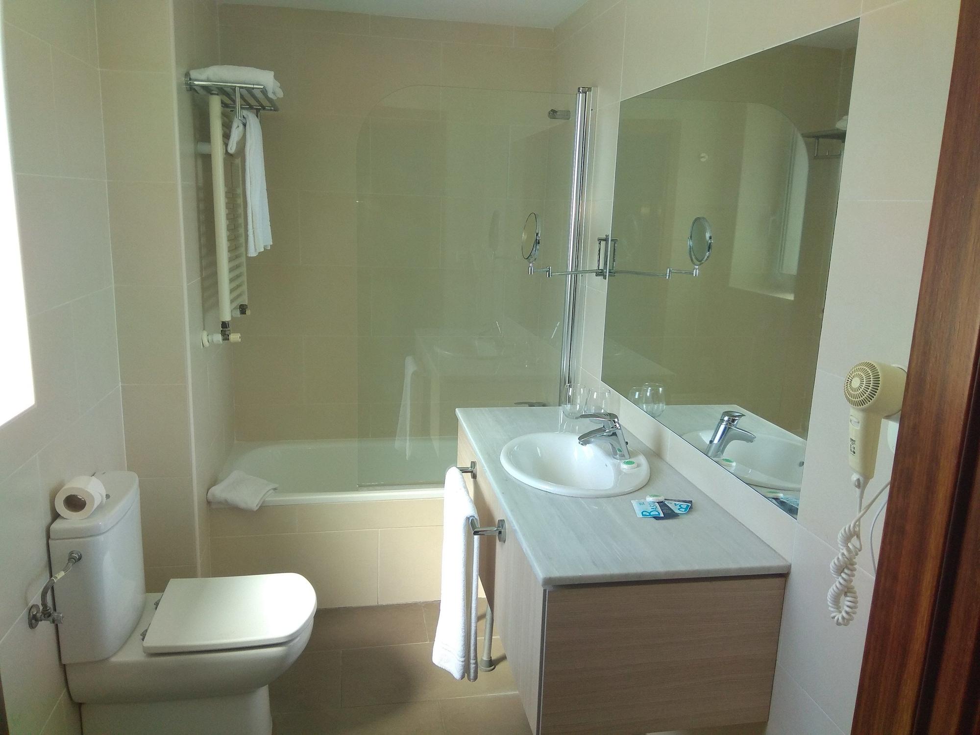 Hotel Balneario De Gravalos Bagian luar foto